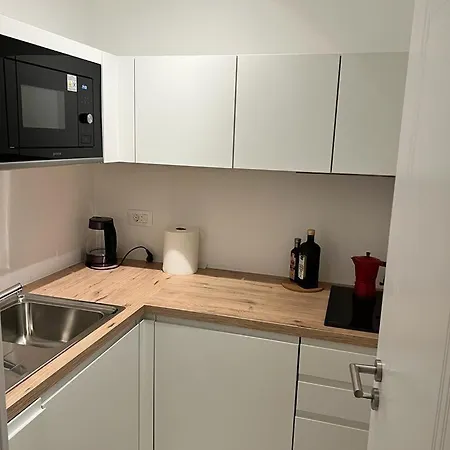 Zen-attitude By Nathalie Стариград-Пакленица