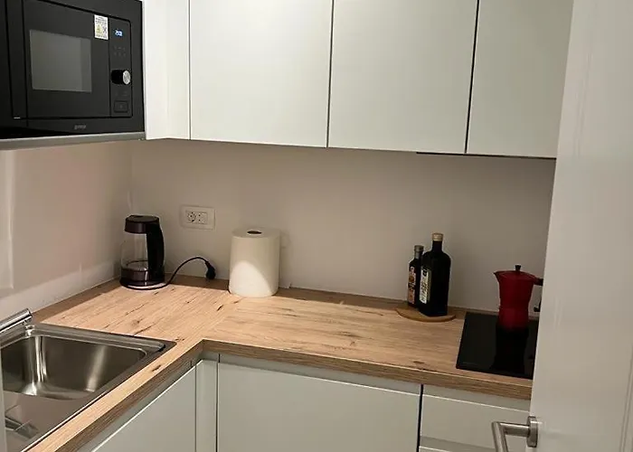 Zen-attitude By Nathalie Стариград-Пакленица